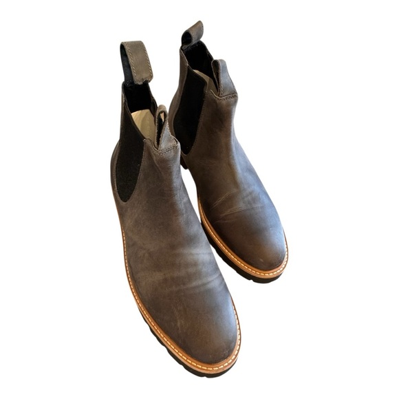 Nisolo Go-To Lug Chelsea Boot in Grey - Picture 2 of 13